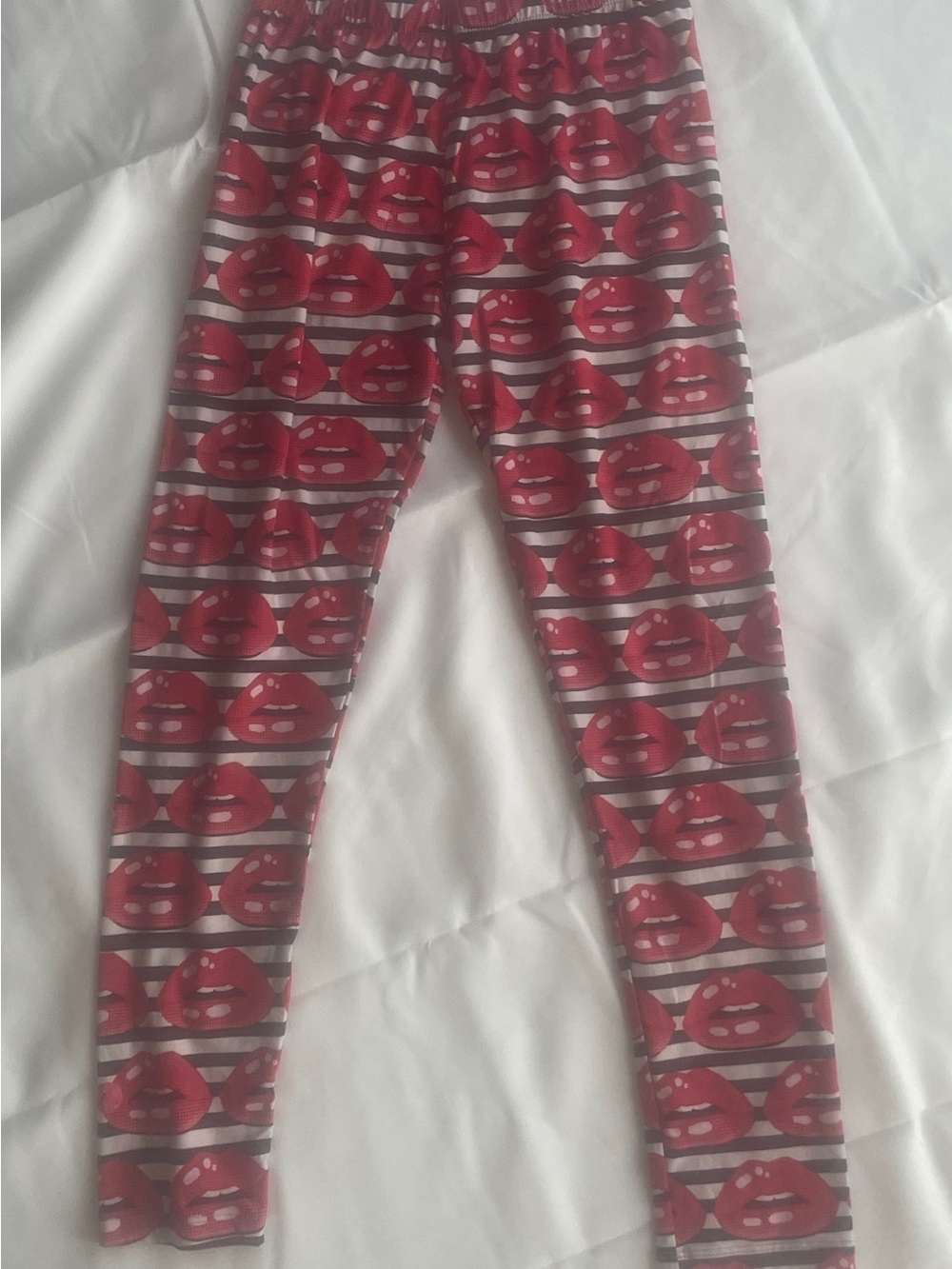 Ladies Red Lip-Print Leggings